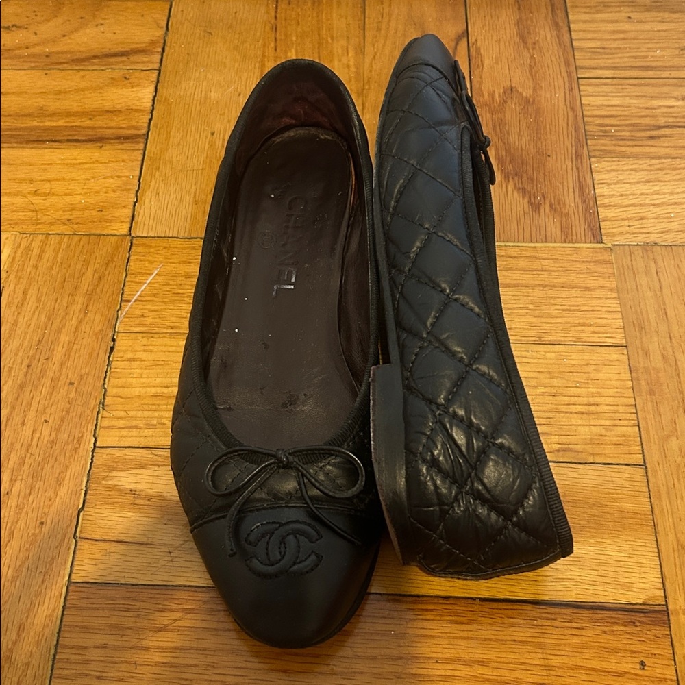 CHANEL Black Quilted Ballerina Flats size 38